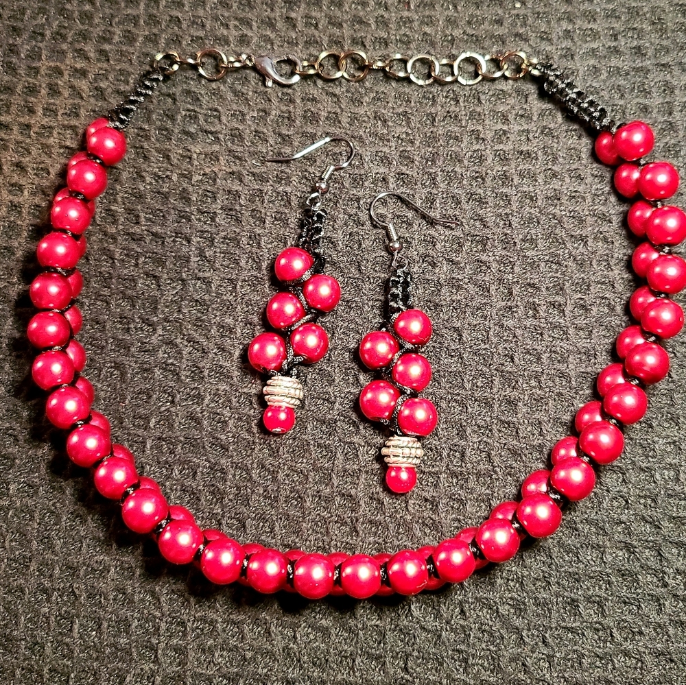 Red pearl choker or pet Dog cat Collar necklace with earrings to match
